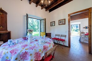 Family House, 2 Bedrooms, 2 Bathrooms (Villa Ottone Gambaro- Seaside) | Dining