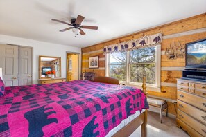 Comfort Cabin, 2 Bedrooms, Non Smoking, Hot Tub | 2 bedrooms, individually decorated, individually furnished, desk - Mountain Vintage (Sevierville)