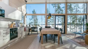 Jääkaappi, mikroaaltouuni, astianpesukone