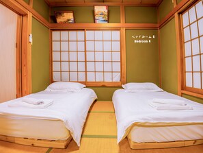 4 habitaciones, escritorio, wifi y ropa de cama 
