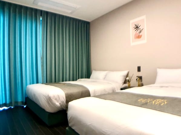 ห้องสวีท, 1 ห้องนอน (No Parking) | เครื่องนอนระดับพรีเมียม, โต๊ะทำงาน, พื้นที่ทำงานแบบใช้แล็ปท็อป