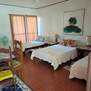 7 bedrooms, WiFi, bed sheets