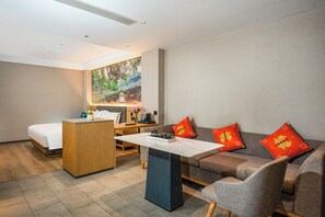 Premium bedding, down duvets, pillow-top beds, minibar - True Go Hotel Nanshan  (Shenzhen)