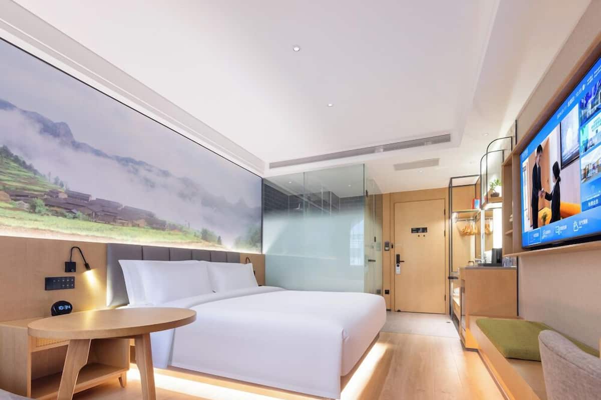 Business Single Room | Minibar, desk, laptop workspace, free WiFi