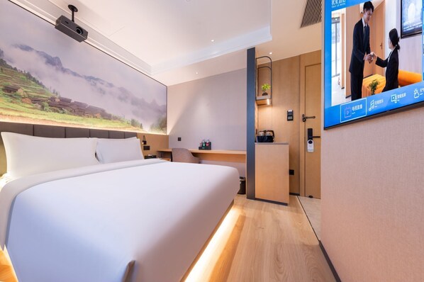 Premium bedding, down duvets, pillow-top beds, minibar - True Go Hotel Nanshan  (Shenzhen)