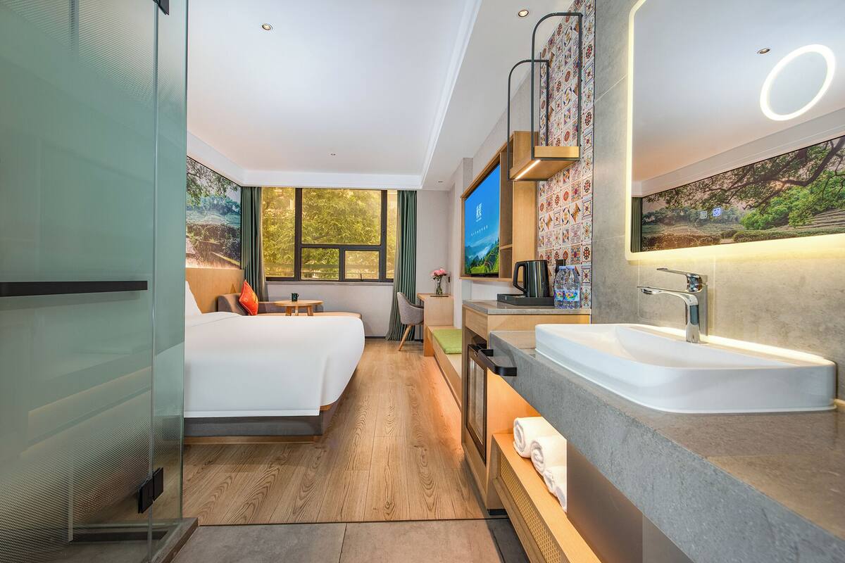 Kamar Single Bisnis | Seprai premium, selimut bulu angsa, bantalan ekstra lembut, dan minibar