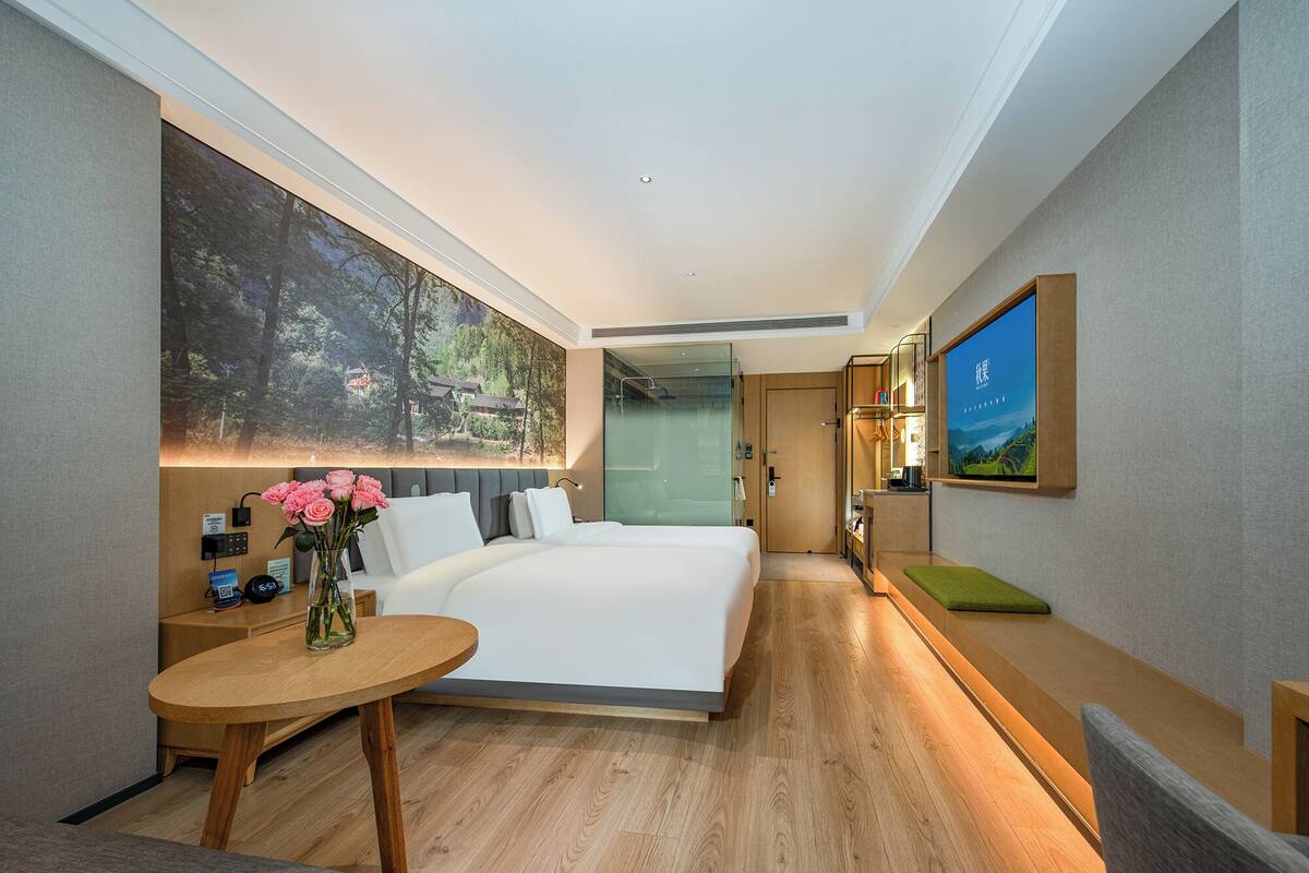 Kamar Twin Bisnis | Seprai premium, selimut bulu angsa, bantalan ekstra lembut, dan minibar