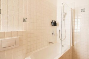 Shower - Spires and Spirits Old Town Boutique Duplex Apartment (Hlavní mesto Praha)