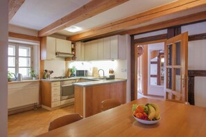 Kühlschrank, Mikrowelle