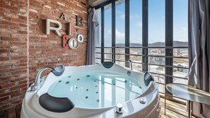 Basic-rum - 1 sovrum (3-3 Beatlesui bang) | 1 sovrum och gratis wi-fi