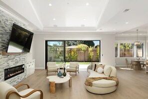 TV, fireplace, offices