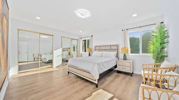 4 bedrooms, desk, iron/ironing board, free WiFi