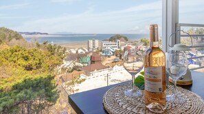 Basic Room, 1 Bedroom (hera_302) | 1 bedroom, free WiFi - Seonjaedo Secret spa Pension (Incheon)