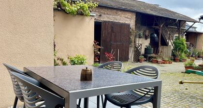 LaBed - zentrale FeWo auf Weingut, private Terrasse, Free Wlan, 2 Schlafzimmer