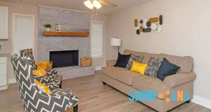 Modern Comfort Meets Serenity: Newly Remodeled 3BR Home in Pecan Lake