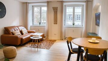 TV connectée, livres, chaßne hi-fi