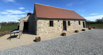 Renovated farmhouse with WiFi and pet-friendly