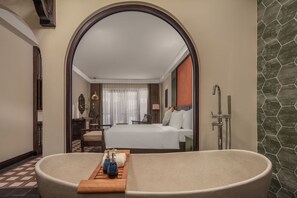 Signature Harmony Room | Bathroom | Shower, free toiletries, hair dryer, bathrobes - The Signature Hoi An (Da Nang)