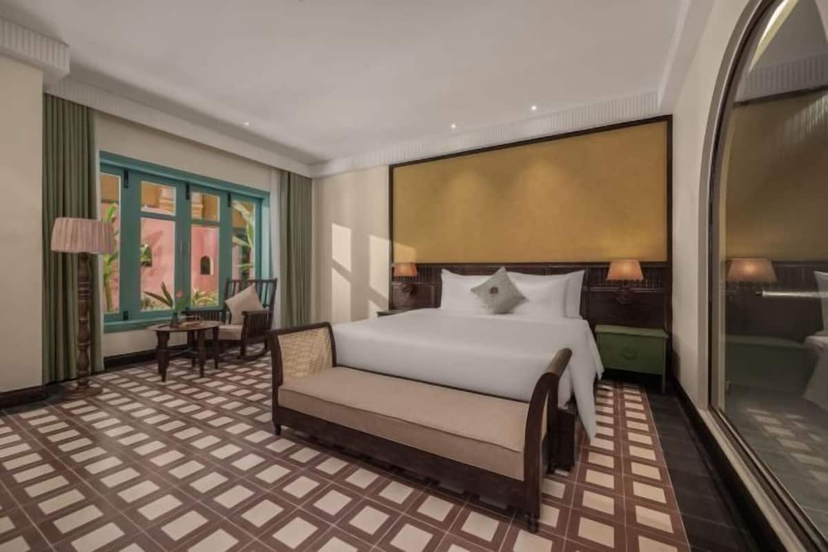 Minibar, in-room safe, blackout curtains, soundproofing