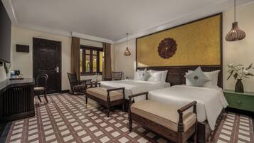 Familierom, balkong | Minibar, safe på rommet, blendingsgardiner og lydisolert