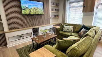 TV connectée, jeux vidéo, lecteur de DVD, livres