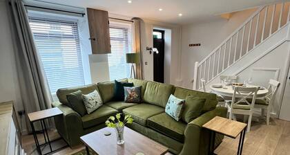 KILEX House | Monthly stays | Stylish 3 dbl bed | Bike Park Wales | Rock Summit