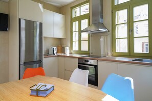 Kühlschrank, Ofen, Herdplatte, Geschirrspüler