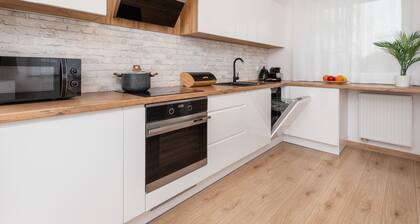 Private Garden Apartment by Renters