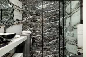 Studio, Balcony | Bathroom | Shower, towels