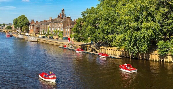 Marina - The Bishophill Gathering - Sleeps Up To 12 | York (York)