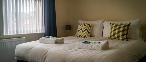 5 chambres, fer et planche Ă repasser, Wi-Fi, draps fournis