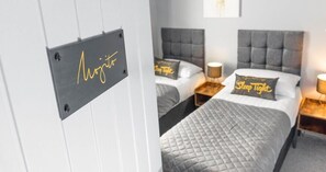 5 Schlafzimmer, Bügeleisen/Bügelbrett, WLAN, Bettwäsche