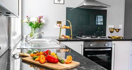 The Gathering 3 - Chester City Centre – Sleeps 14