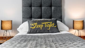 5 bedrooms, iron/ironing board, WiFi, bed sheets