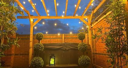 The Cheshire Gathering - Hot Tub 8 Bedroom