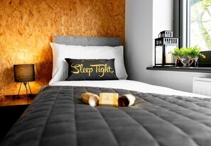 4 quartos, ferros/tábuas de passar roupa, Wi-Fi, roupa de cama