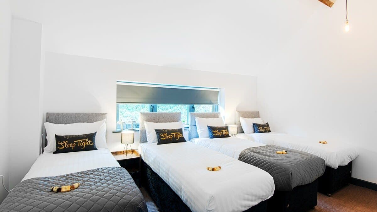 4 Schlafzimmer, Bügeleisen/Bügelbrett, WLAN, Bettwäsche