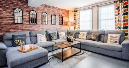 The Gathering 2 - Chester City Centre - Sleeps 14