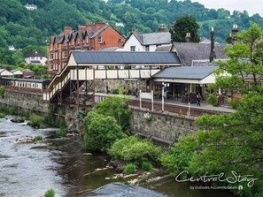 Miscellaneous - Wrexham Central Stay Apartment Six - Sleeps 5 (Wrexham)