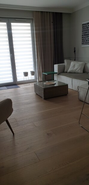 Smart TV - Modern-gemütlich Eingerichtetes Appartement in Kołobrzeg City (Kolberg)