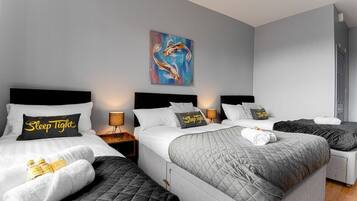 2 quartos, ferros/tábuas de passar roupa, Wi-Fi, roupa de cama