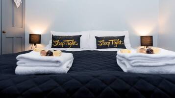 3 bedrooms, iron/ironing board, WiFi, bed sheets