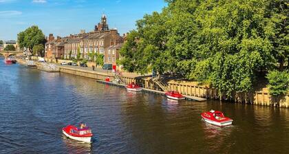 The Clifford Gathering - Sleeps Up To 10 | York