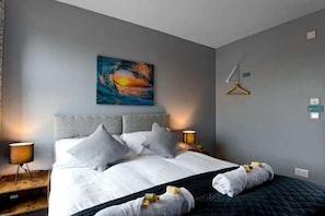 2 makuuhuonetta, silitysrauta/-lauta, Wi-Fi, vuodevaatteet