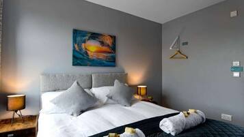 2 habitaciones, tabla de planchar con plancha, wifi y ropa de cama