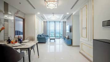 Phòng Suite Presidential, 3 phòng ngủ, quyền sử dụng Club Lounge, quang cảnh thành phố | Bộ trải giường bằng vải cotton Ai Cập, bộ đồ giường cao cấp