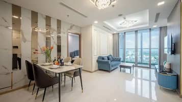 Presidential Suite, 3 Bedrooms, Club Lounge Access, City View | 2 bedrooms, Egyptian cotton sheets, premium bedding, down comforters