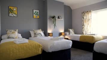 3 bedrooms, iron/ironing board, WiFi, bed sheets