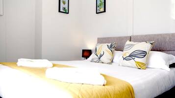 3 bedrooms, iron/ironing board, WiFi, bed sheets