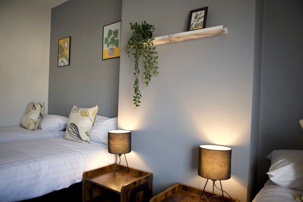 3 soverom, strykejern/-brett, wi-fi og sengetøy